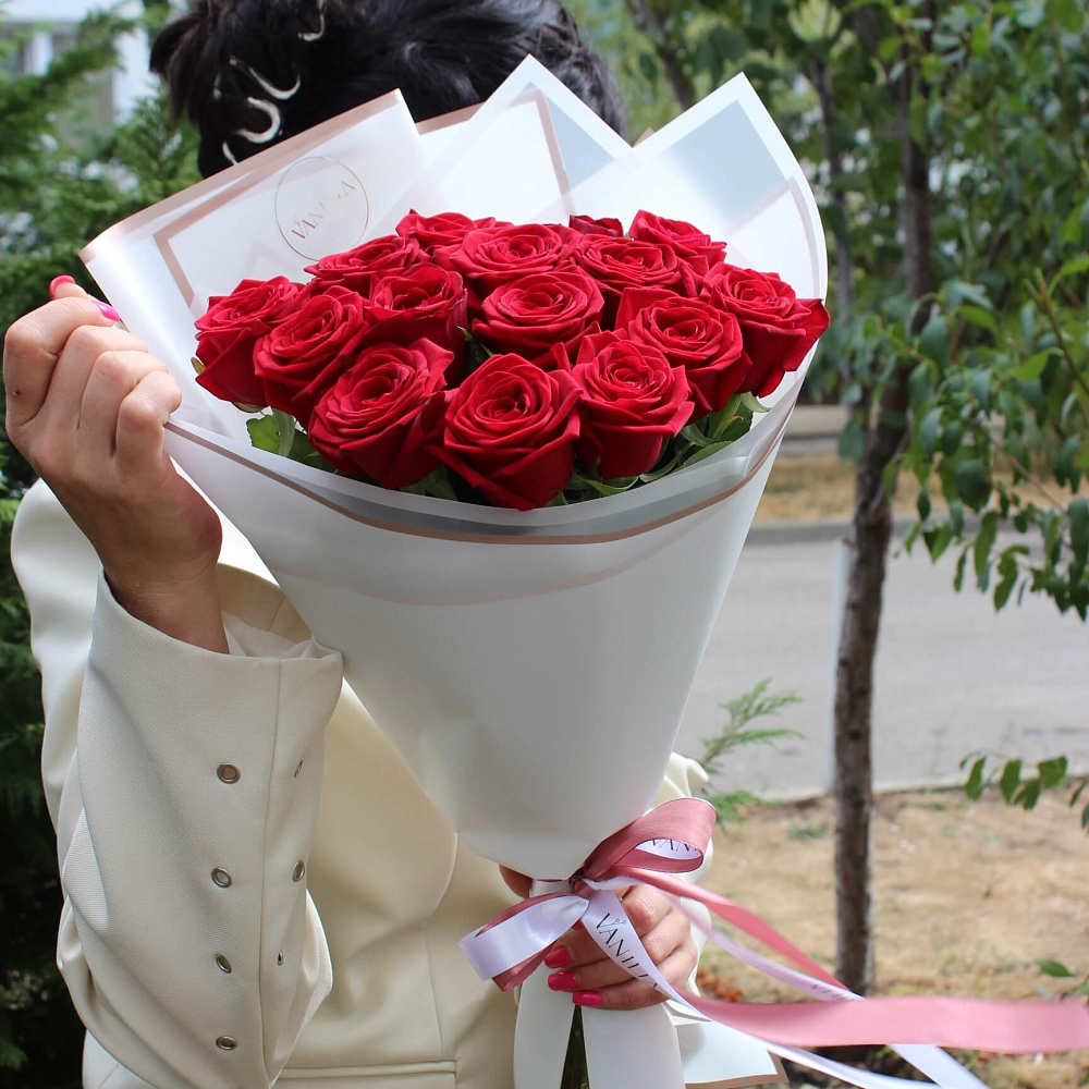 Букет из 15 красных роз 60 см