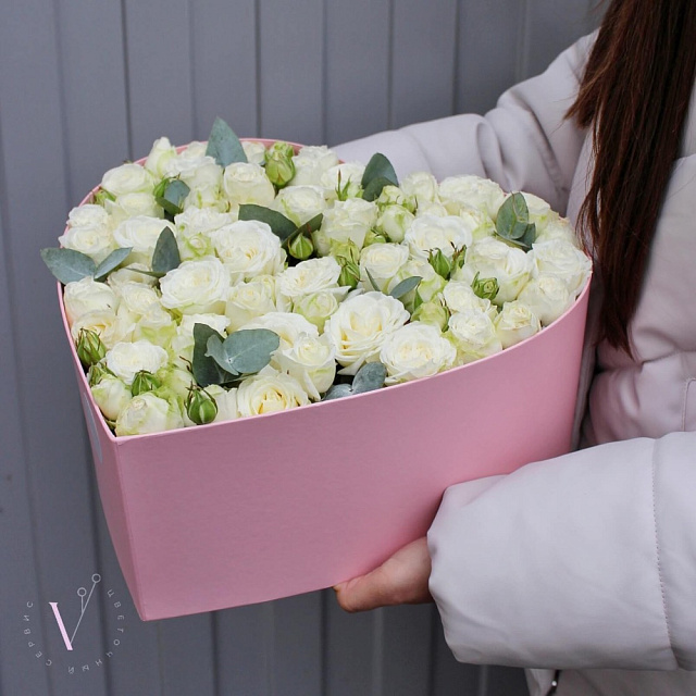 Коробка сердце с пионовидной кустовой розой - изображение 2