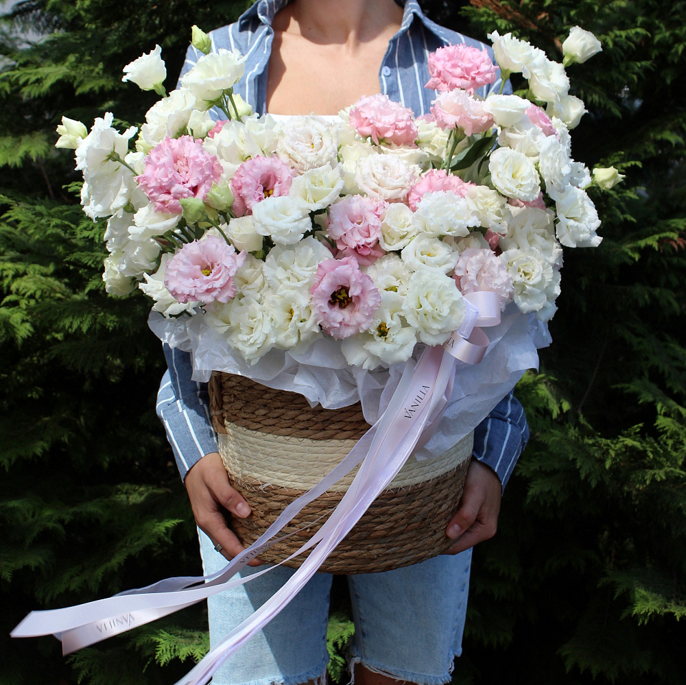 Корзина с эустомой «Dreams» 