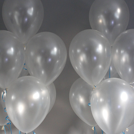 Связки белых шаров
