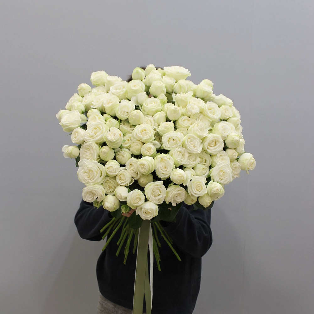 Букет из 29 веток кустовой розы