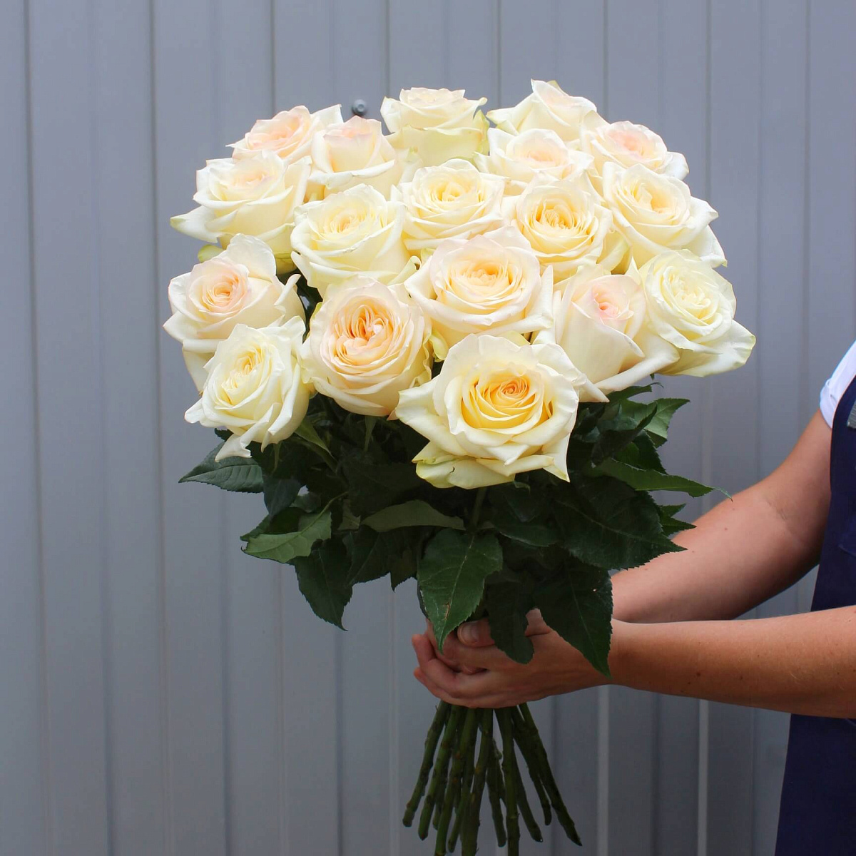 Букет из 17 роз Канделайт