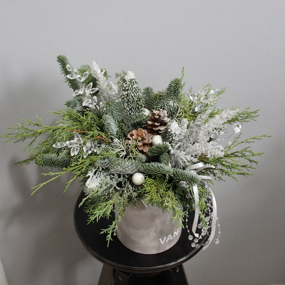 Композиция "Нежная елка"