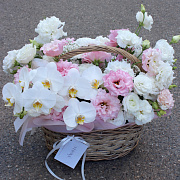 Корзина с цветами "Light Pink"