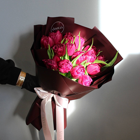 Цветы на свидание: 15 пионовидных тюльпанов