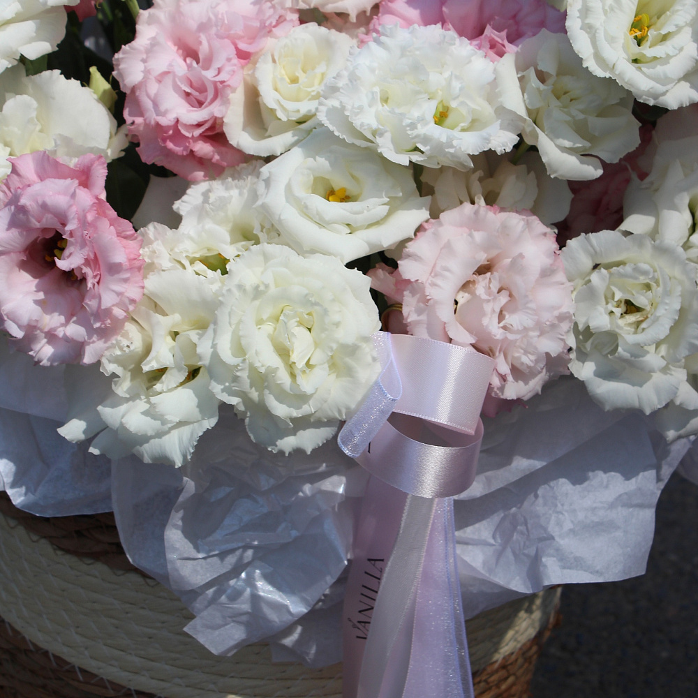 Корзина с эустомой «Dreams» 