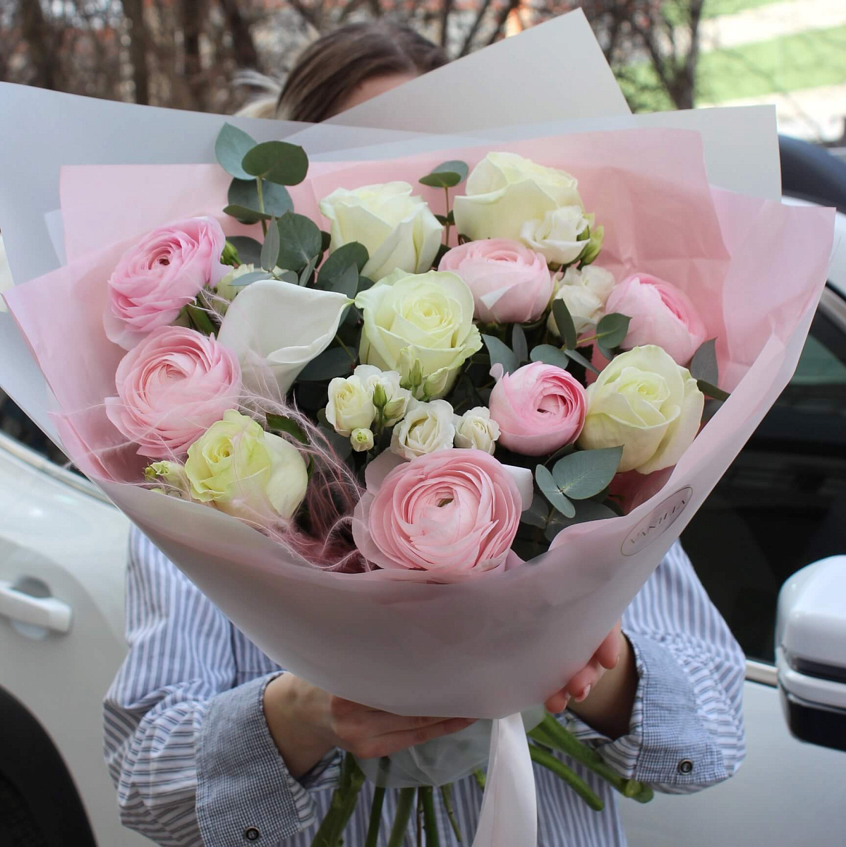 Букет микс с ранункулюсами