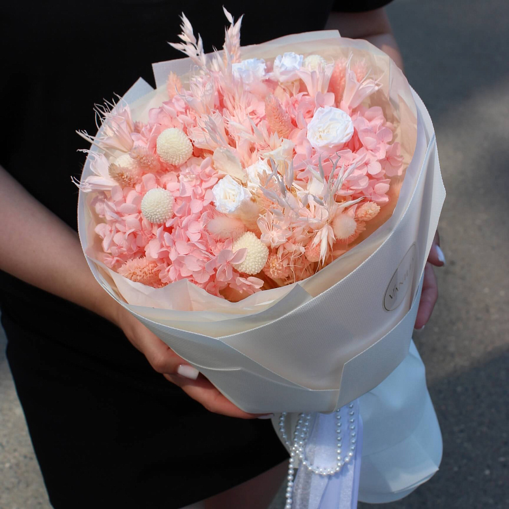 Нежный букет с сухоцветами