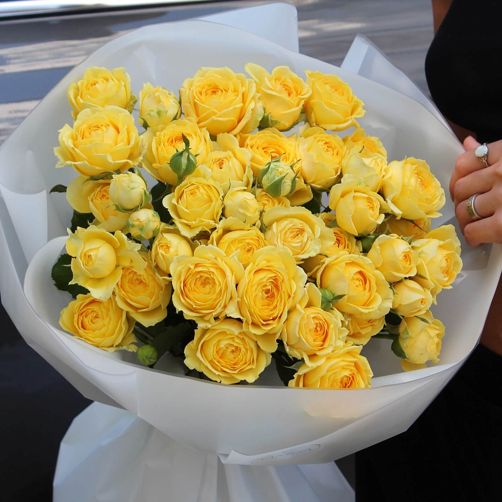 Букет из 10 веток желтой пионовидной розы