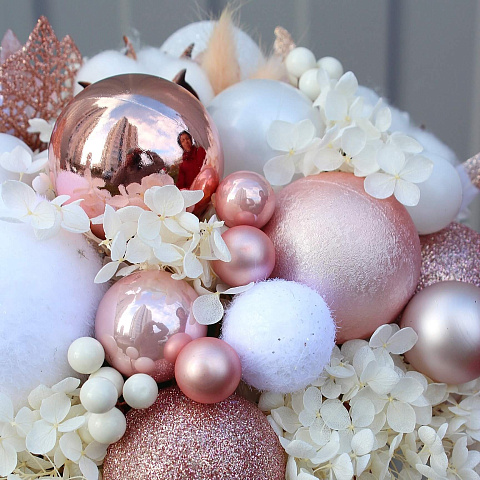 Настольные композиции из цветов: Композиция с сухоцветами Новогоднее