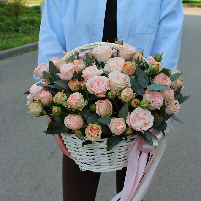 Корзина с кустовой розой "Cream" - изображение 2