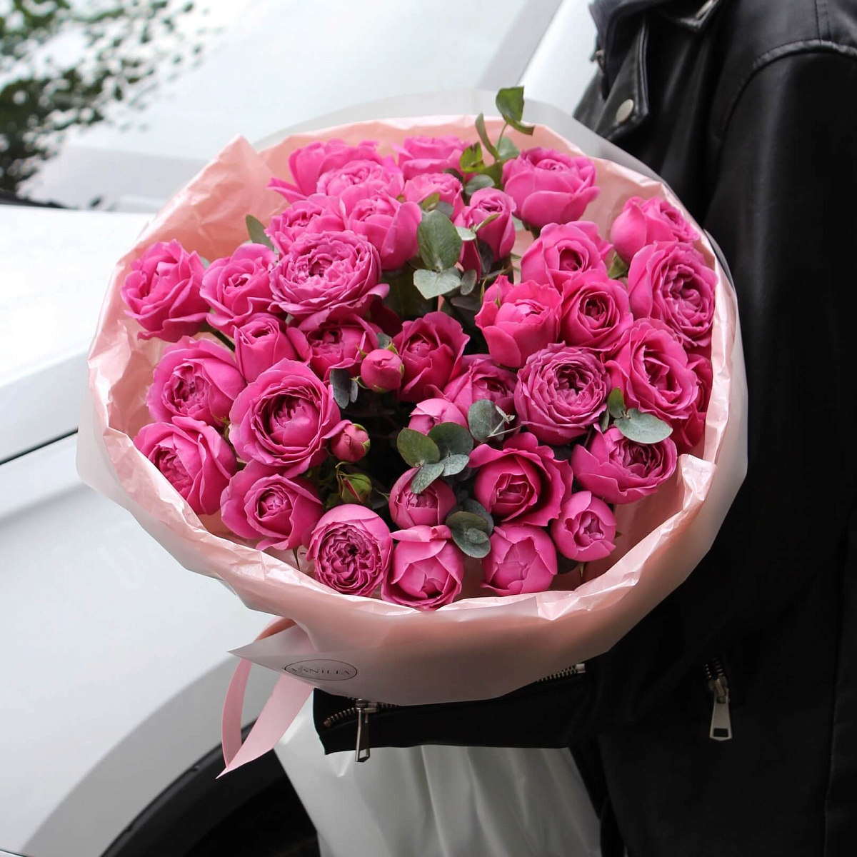 Букет из 15 малиновых роз