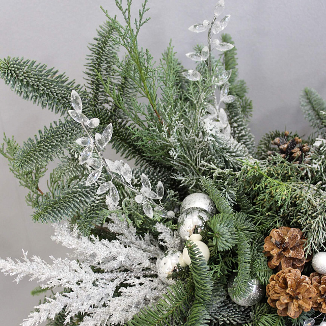 Цветы на праздник: Композиция новогодняя "Под бой курантов"