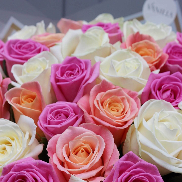 Букет 51 роза: Букет из 51 розы микс 50 см