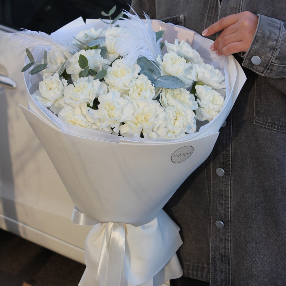 Нежный букет из диантусов LOVE