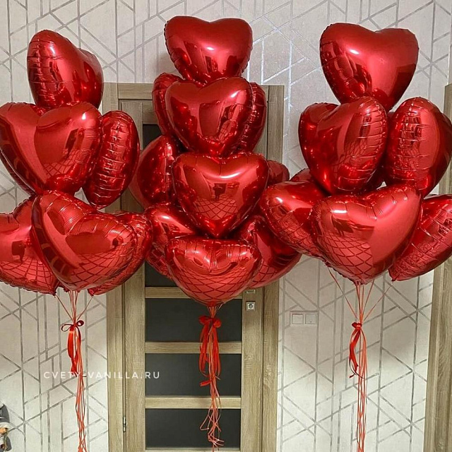 Три фонтана с красными сердцами - изображение 2