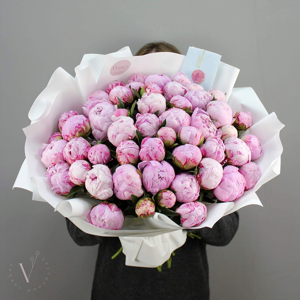 51 розовый пион Сара Бернар