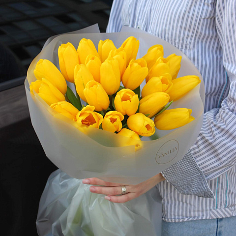 Букет из 25 желтых тюльпанов - изображение 2