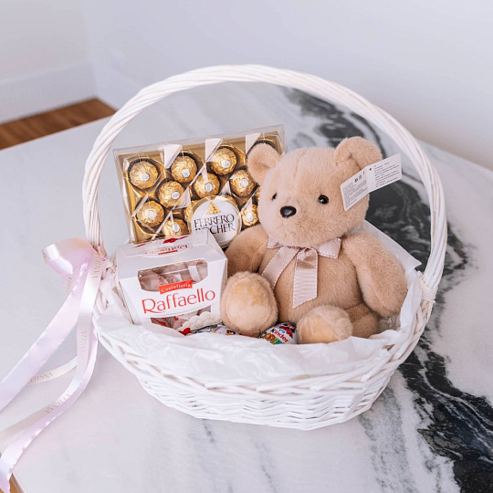 Сладкая подарочная корзина "Счастье" - изображение 2