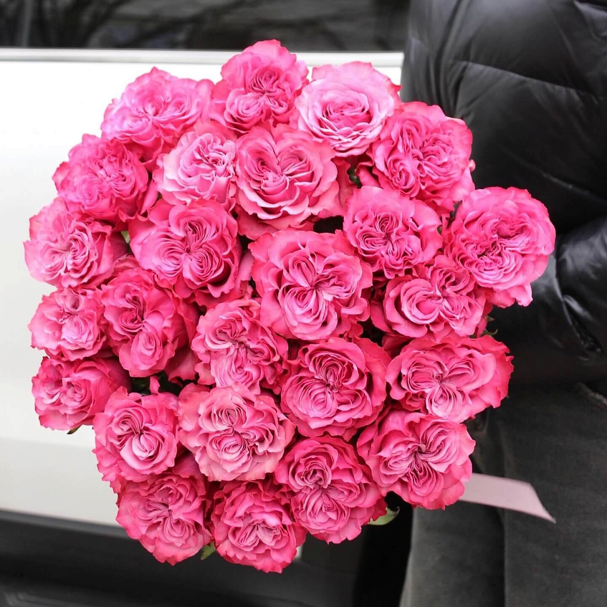 Букет из 25 импортных пионовидных роз