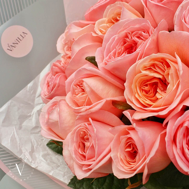 Пионовидные розы: Букет из розы Лондон Ай 25 штук 60 см