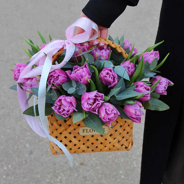 Корзина с пионовидным тюльпаном Love - изображение 2