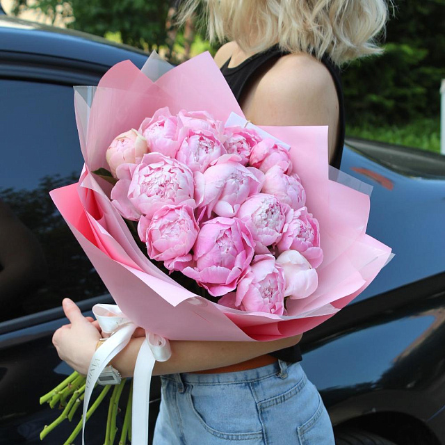 Ароматный букет из 15 пионов  - изображение 2