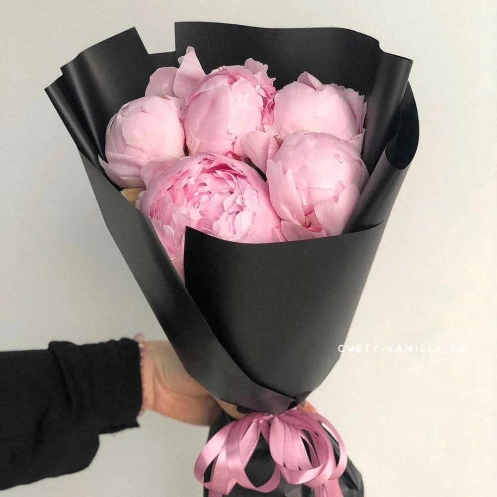 Купить Букет из 5 розовых пионов с доставкой в Краснодаре | Vanilla