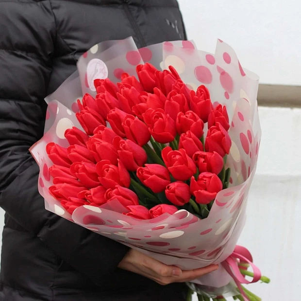 Букет из 39 красных тюльпанов