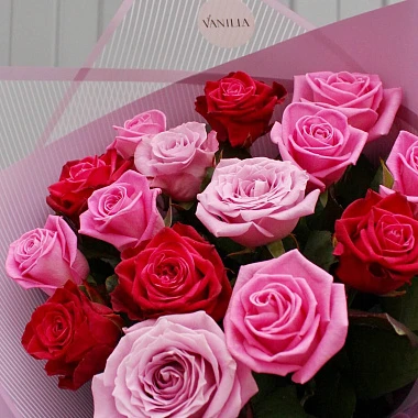 Микс розовых роз 50 см