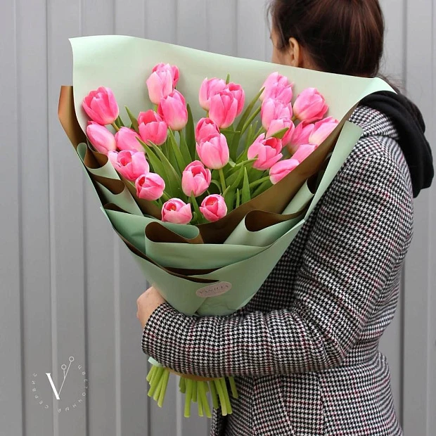Букет из 29 розовых тюльпанов