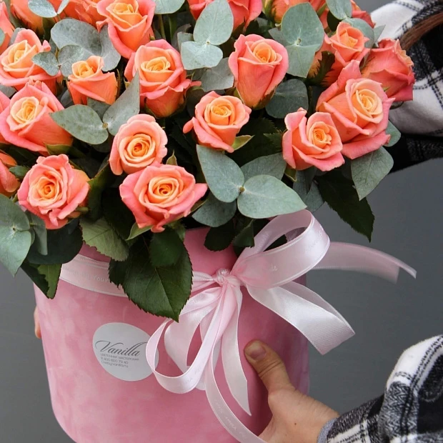 розы Бокс с ароматной розой и эвкалиптом