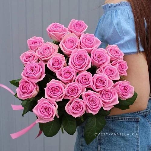 Букет из 25 розовых роз "Аква"