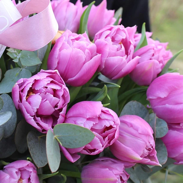Корзина из 35 тюльпанов "Весна"