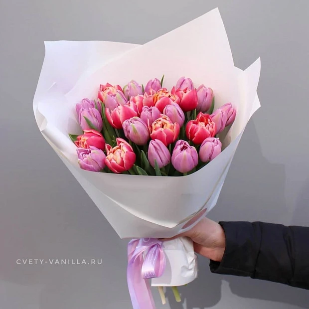 25 разноцветных пионовидных тюльпанов