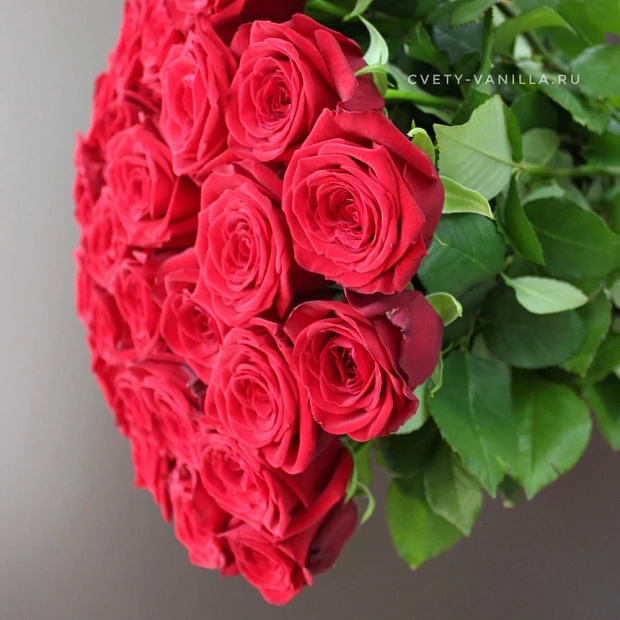 Букет из 27 красных ароматных роз