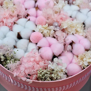 Бархатный цилиндр с сухоцветами Candy