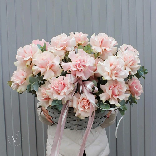 Корзина из 25 роз Pink Mondial