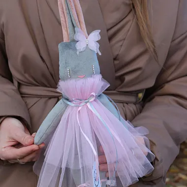 На фото Игрушка ручной работы Зайка Игрушка ручной работы Зайка