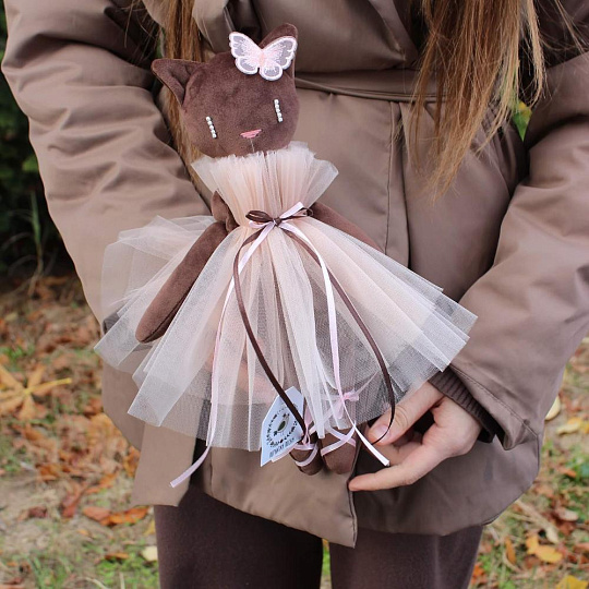 На фото Игрушка "Кошечка" ручной работы Игрушка "Кошечка" ручной работы