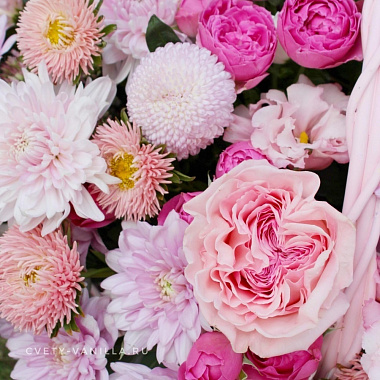 На фото Корзина в нежных тонах Aroma Корзина в нежных тонах Aroma