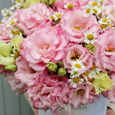 На фото Композиция Love композиция love