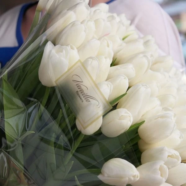 Букет из белых тюльпанов 101 шт.